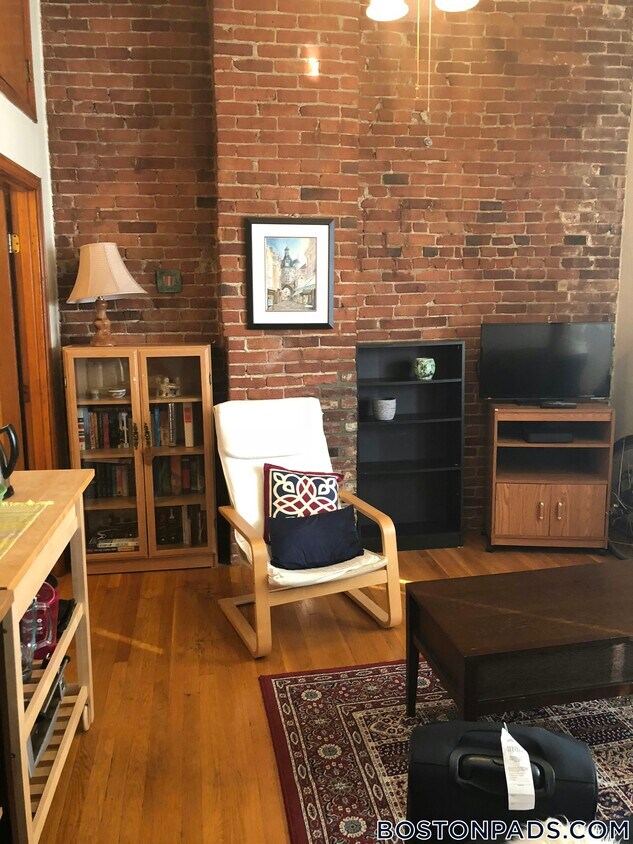 Foto principal - 471 Massachusetts Ave