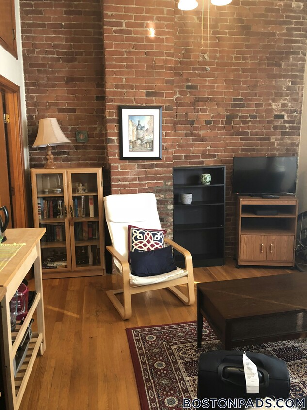 Primary Photo - 471 Massachusetts Ave