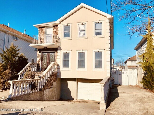 Foto del edificio - 115 Jeanette Ave