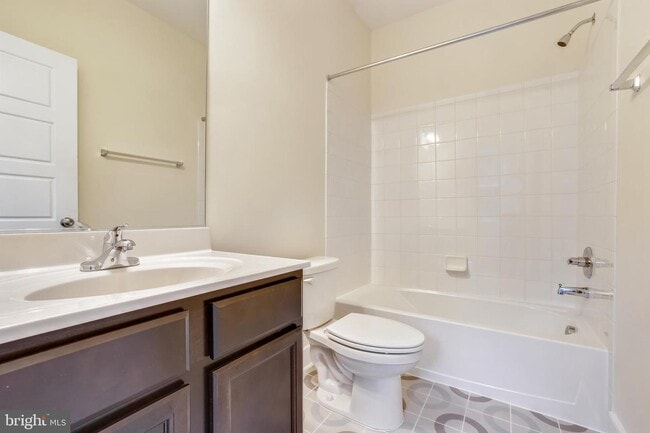 Building Photo - 10211 Travilah Grove Cir