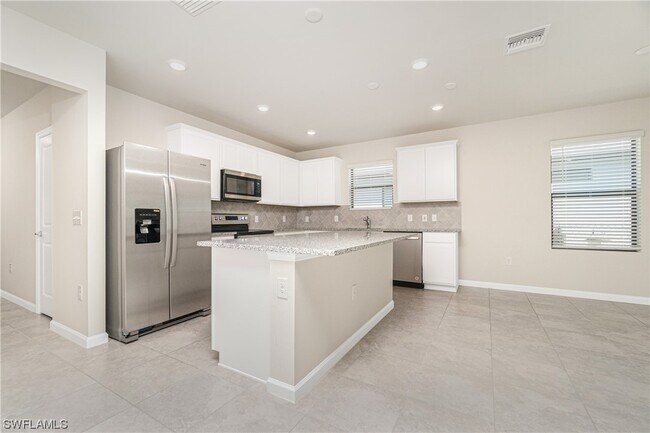 Building Photo - 16048 Beachberry Dr