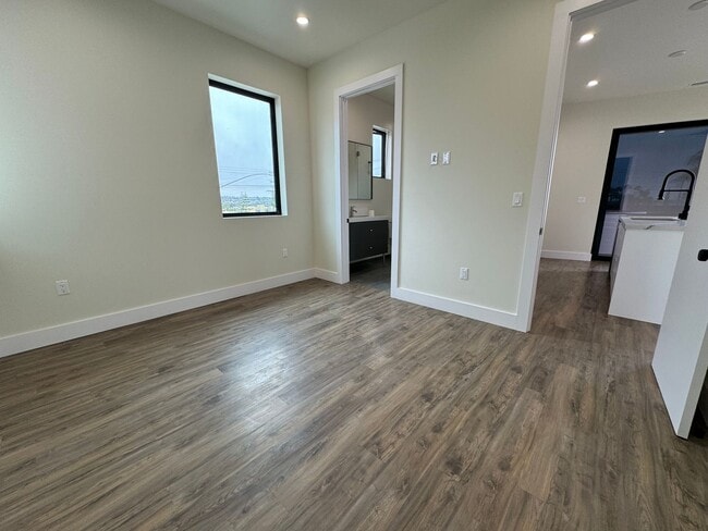 Building Photo - 2168 Balboa Ave