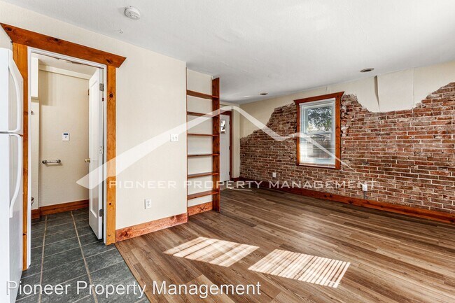 Building Photo - 1 br, 1 bath House - 2623 Lowell Blvd