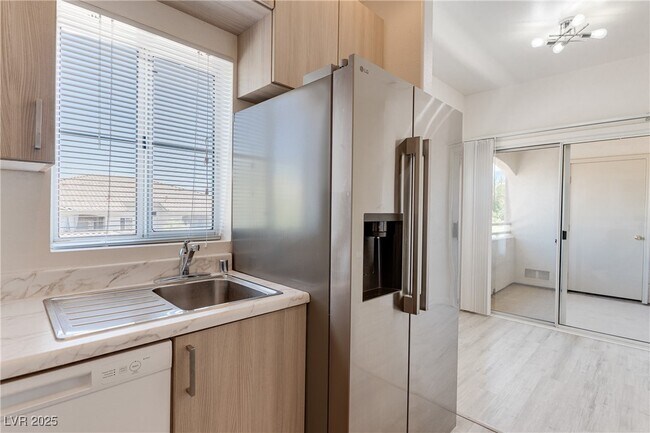 Foto del edificio - 1301 Red Gable Ln