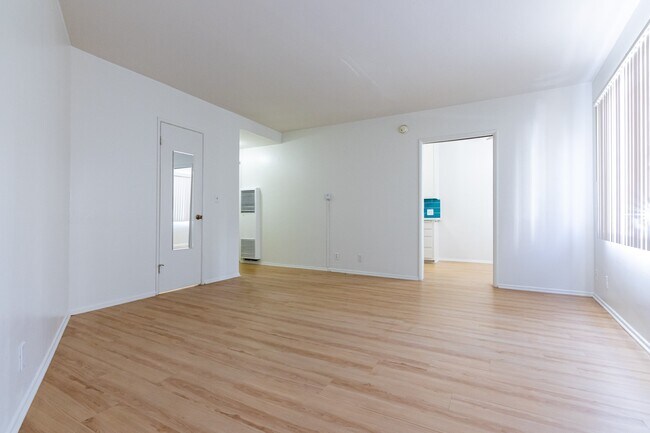 Building Photo - 667-669-669 Levering Ave