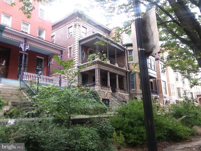 Foto del edificio - 2012 Mt Royal Terrace