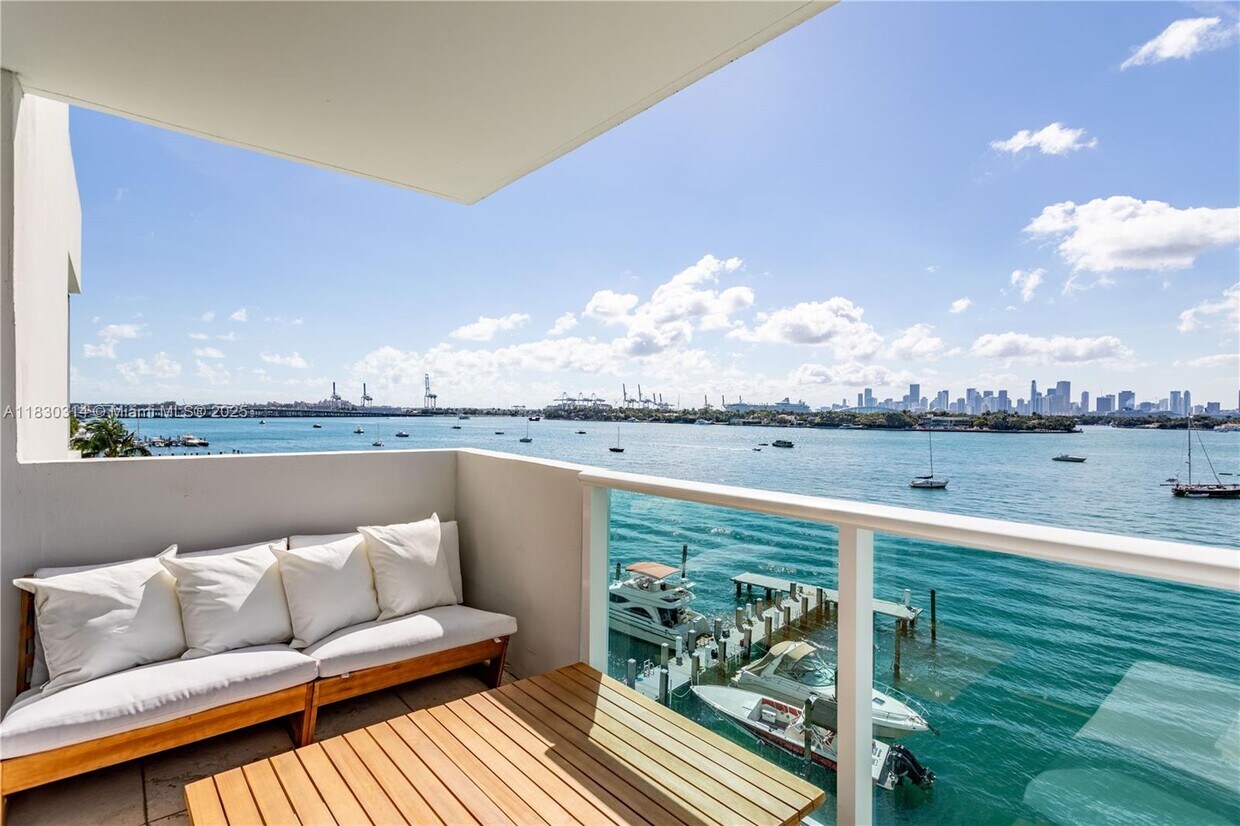 Foto principal - 1200 West Ave