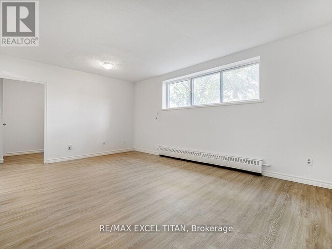 Building Photo - 165 Colborne Ave