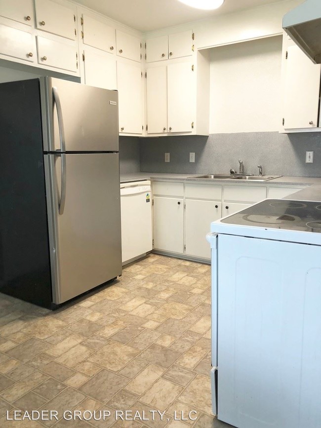 Building Photo - 3 br, 2 bath House - 717 E Indiana Ave