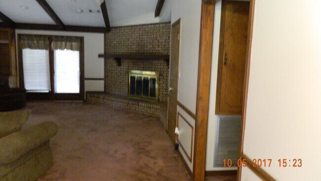 Building Photo - 710 Wood Valley Rd