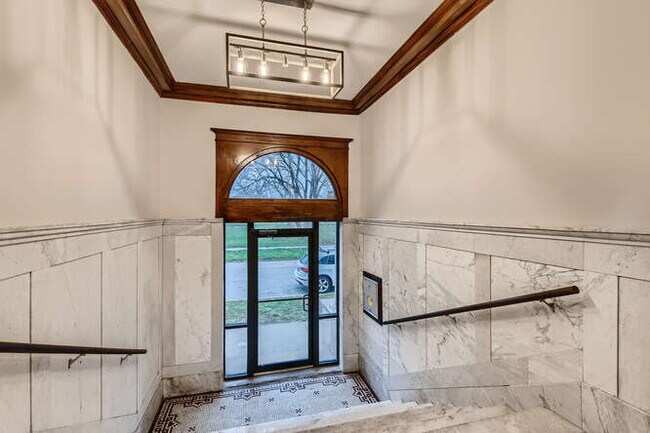 Building Photo - 5817 S Calumet Ave