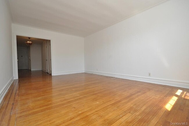Foto del edificio - 105 Garth Rd
