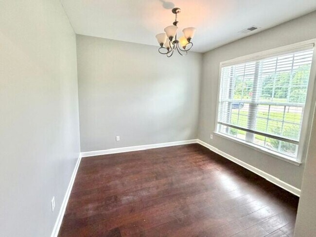 Foto del edificio - Now Leasing a 5-Bedroom 3 Bath Home In Olive Branch; Zoned for Desoto Central.
