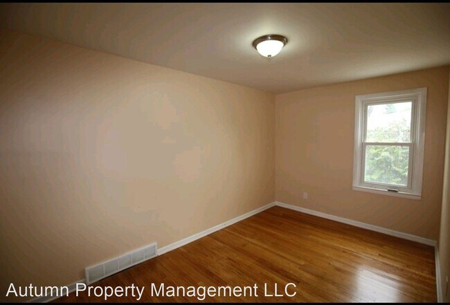 Building Photo - 3 br, 1 bath House - 16207 Manchester Avenue