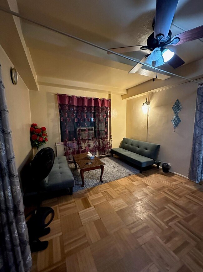 Foto del edificio - 1595 Odell St