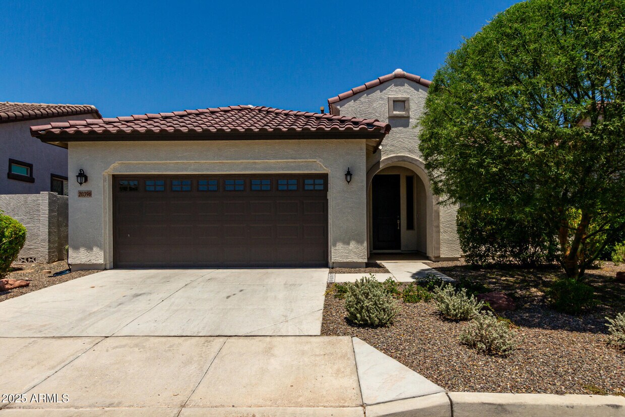Foto principal - 20396 W Brittlewood Ave