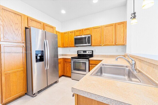 Foto del edificio - 21007 NW 14th Pl