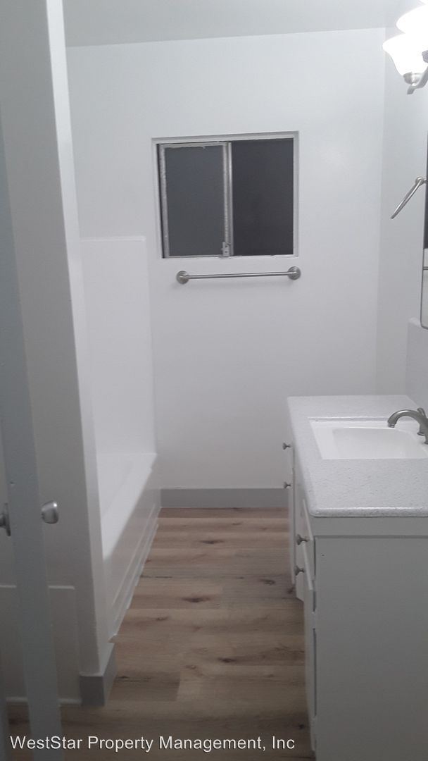 Foto del edificio - 3552-3554 Brenton Ave