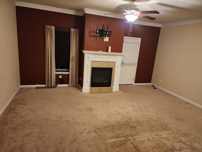 Building Photo - 815 Muth Ln