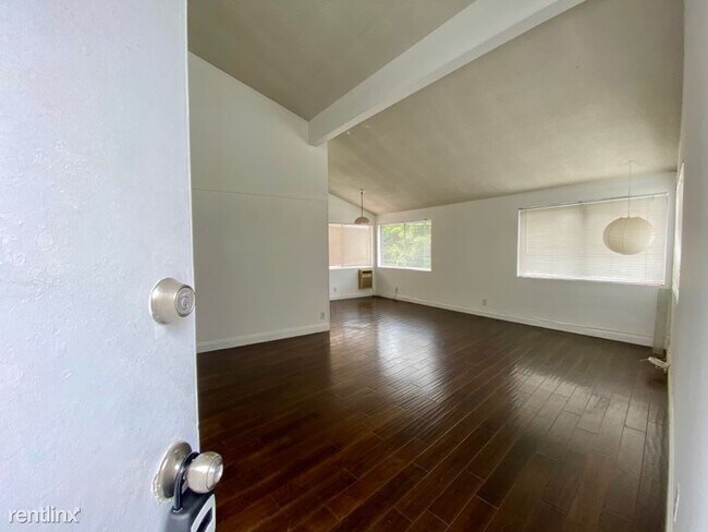 Building Photo - 2 br, 1 bath House - 8861 Lookout Mountain