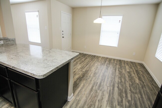 Foto del edificio - Evergreen Villas - 13118 City Green Trail,...