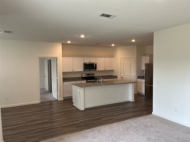 Foto del edificio - 22015 Sovereign Hts Ln.