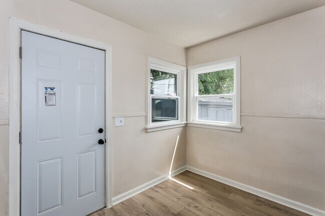 Foto del edificio - 1802 N Market St