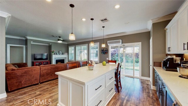 Foto del edificio - 22189 Empress St