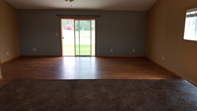 Building Photo - 1605 Coranado St