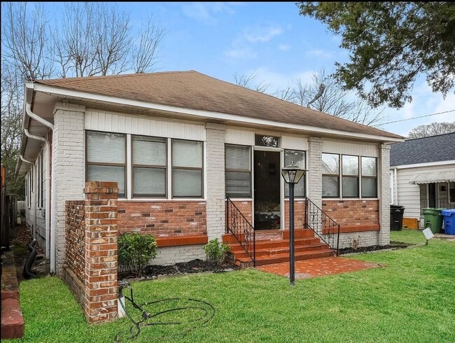 Building Photo - 1612 14th Ave