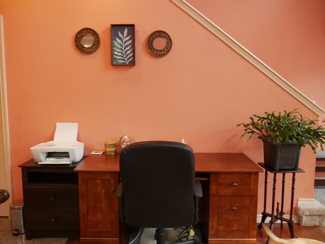 Work Desk - 26115 220th Pl SE