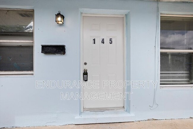 Building Photo - 145 W 28th St