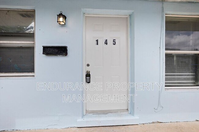 Foto del edificio - 145 W 28th St