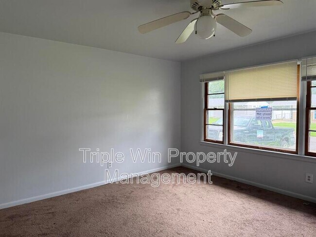 Building Photo - 1695 Crowder Dr