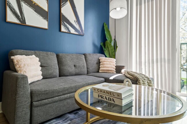 Foto del edificio - 7417 Waverly Walk Ave