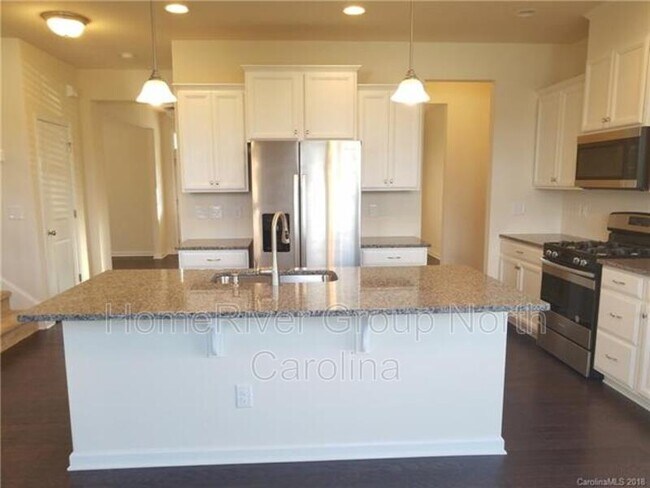 Building Photo - 7822 Meridale Forest Dr