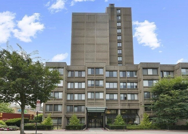 Foto del edificio - 1731 Beacon St