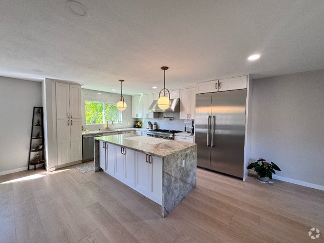 Building Photo - 361 Murindo Pl