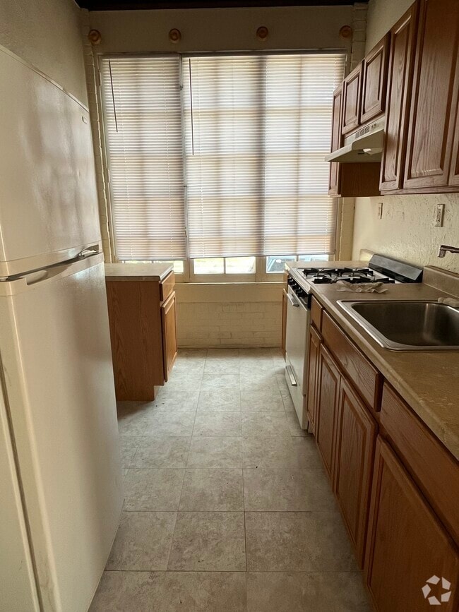 Apartments for Rent Near Gannon University Erie, PA Student Housing