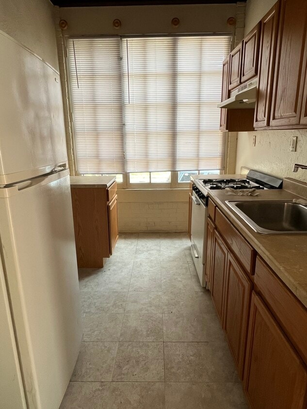 Plymouth Apartments Apartments in Erie, PA