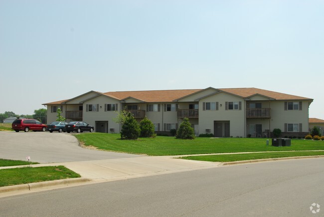 Building Photo - Pondview Apartments