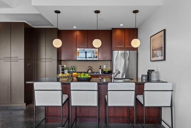 Building Photo - Boston Modern Condo 1BR+DEN