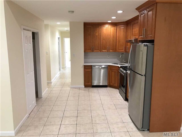 Foto del edificio - 57-28 164th St