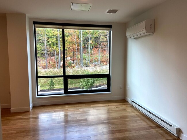 Building Photo - 1 Bedroom just minutes to DH
