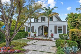 Building Photo - 215 3rd Ave N