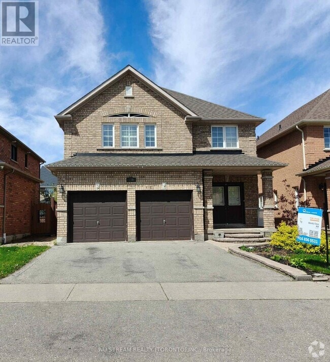 Building Photo - 279 Twin Hills Crescent