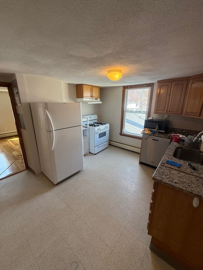 Building Photo - 22 8th St