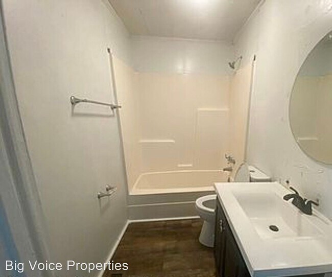 Foto del edificio - 2 br, 1 bath House - 325 E. 18th Street
