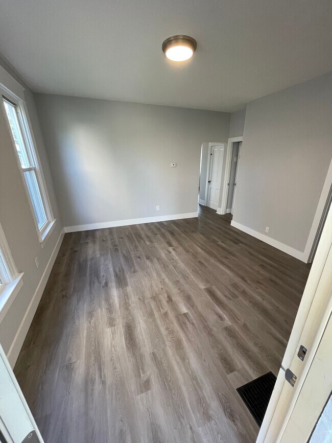 Living room - 1427 Wall St
