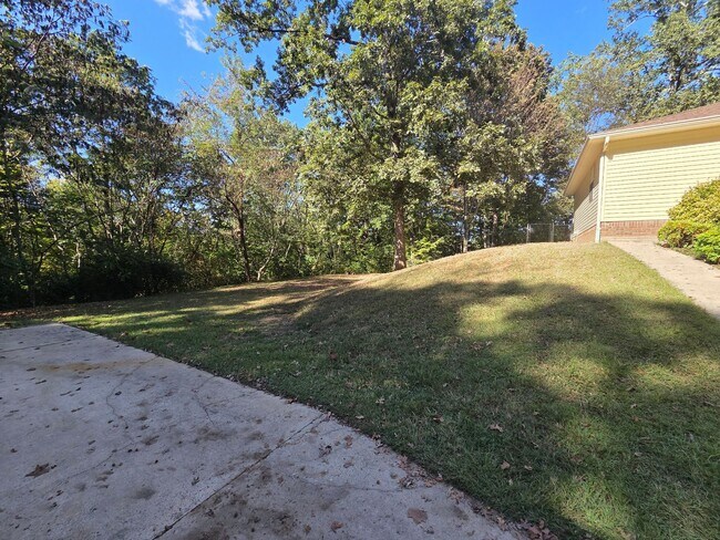 Foto del edificio - Charming 3-Bedroom Home Near the Interstate